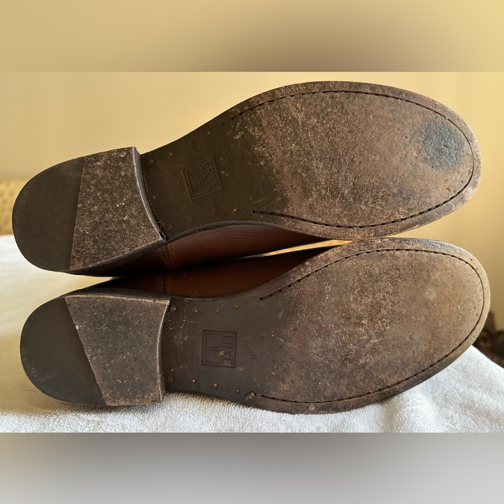 Classic Frye Melissa Button Boots in Cognac 8-1/2 M; pre-owned, good condition - Picture 8 of 9